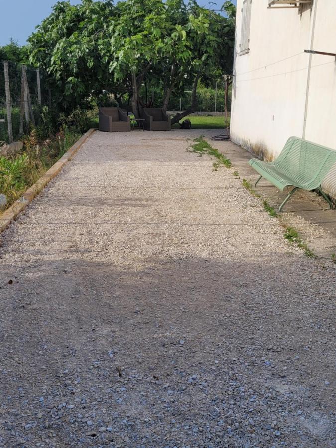 Maison individuelle 90m2 avec véranda et piscine Roquemaure  Extérieur photo
