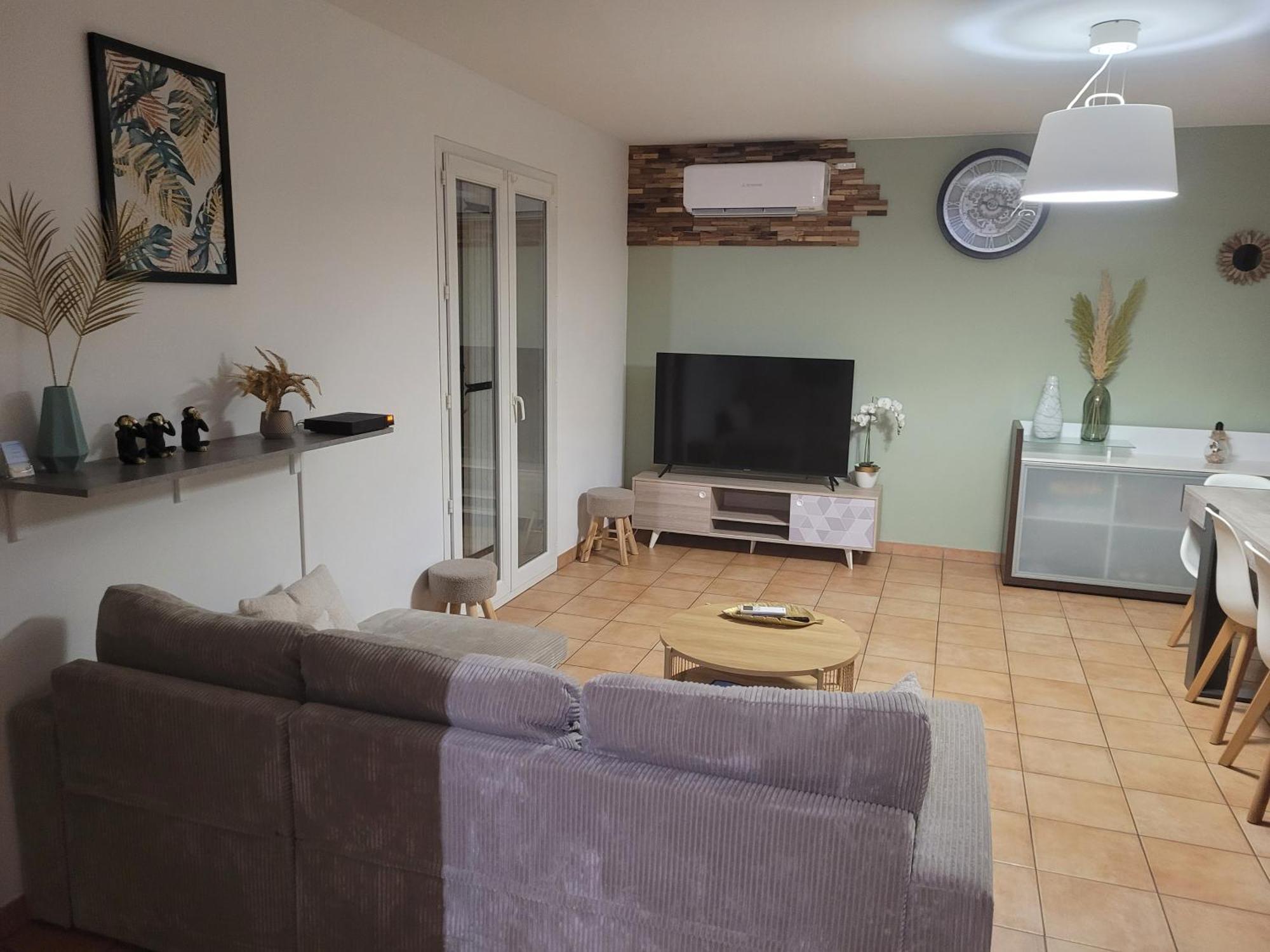 Maison individuelle 90m2 avec véranda et piscine Roquemaure  Extérieur photo