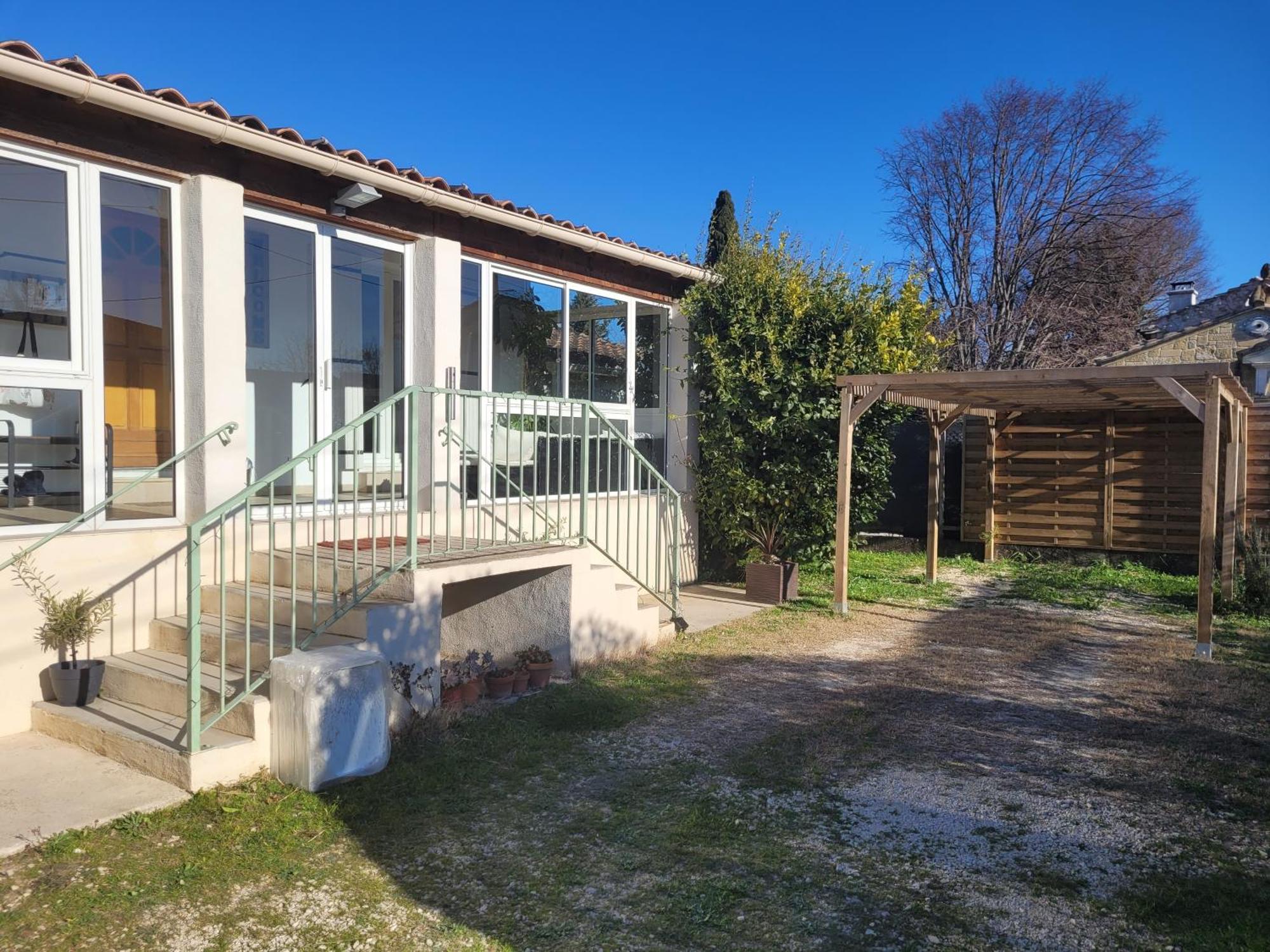 Maison individuelle 90m2 avec véranda et piscine Roquemaure  Extérieur photo