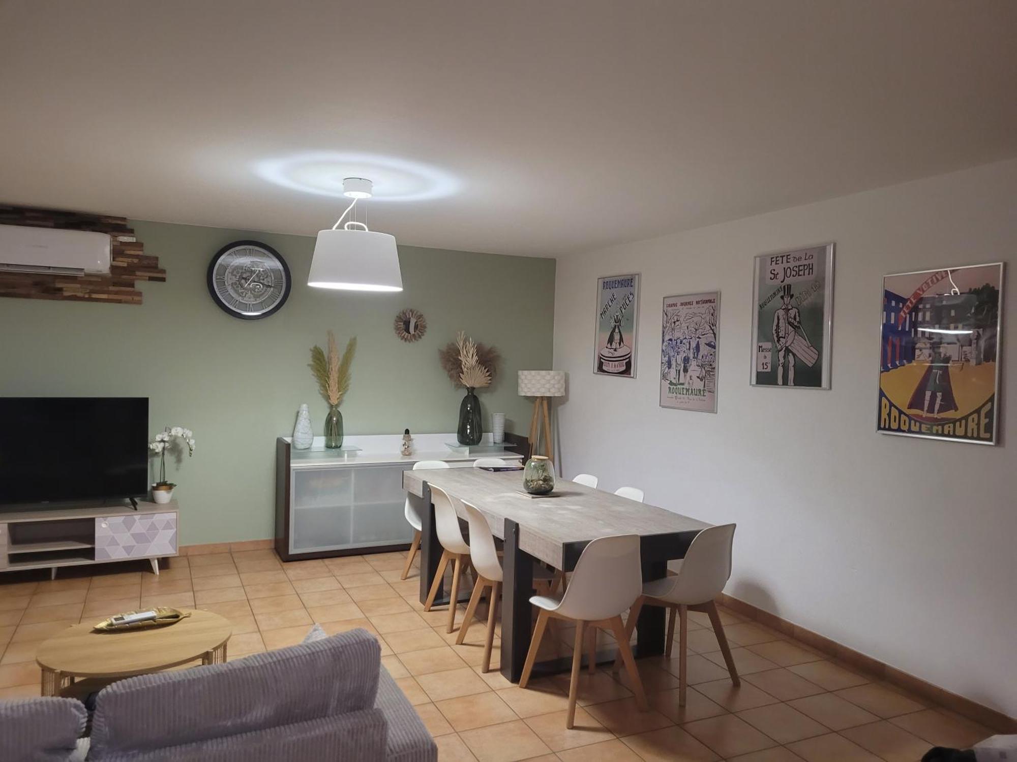 Maison individuelle 90m2 avec véranda et piscine Roquemaure  Extérieur photo